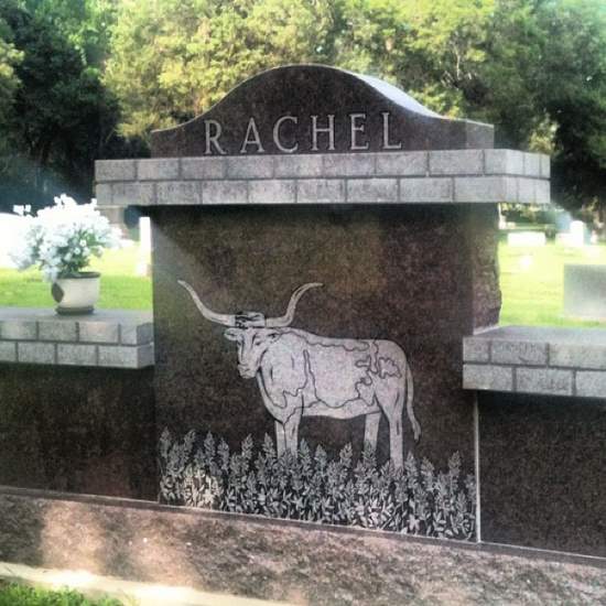 Longhorn headstone at the Athens, TX cemetery (photo by Tui Snider)