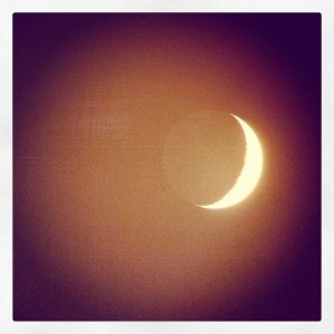 AugustMoon13 Crescent moon through binoculars (photo by Tui Snider)