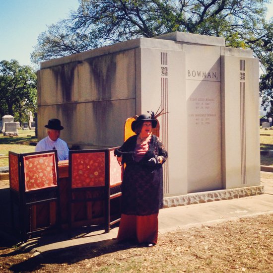 Historic re-enactor at Oakwood Cemetery's Saints & Sinners Tour (photo by Tui Snider)