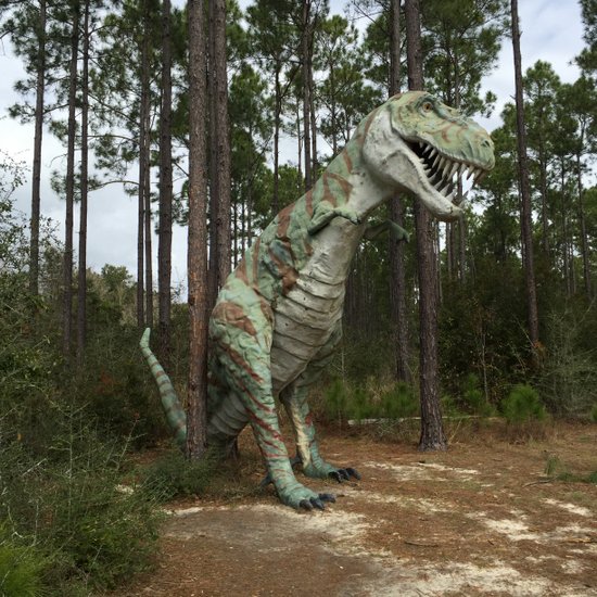 Dinosaur sculpture by artist Mark Cline in Elberta, AL (photo by Tui Snider)