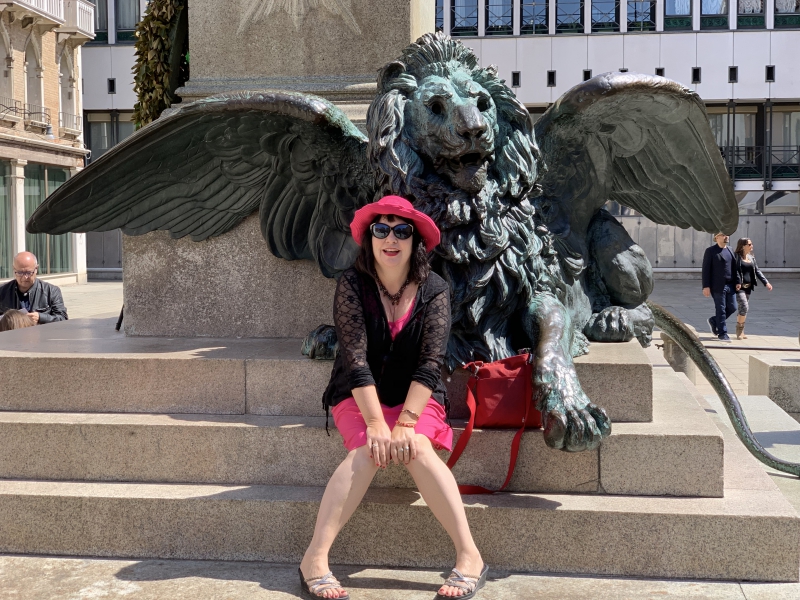 Tui Snider and winged lion in Venice. photo (c) Larry Snider