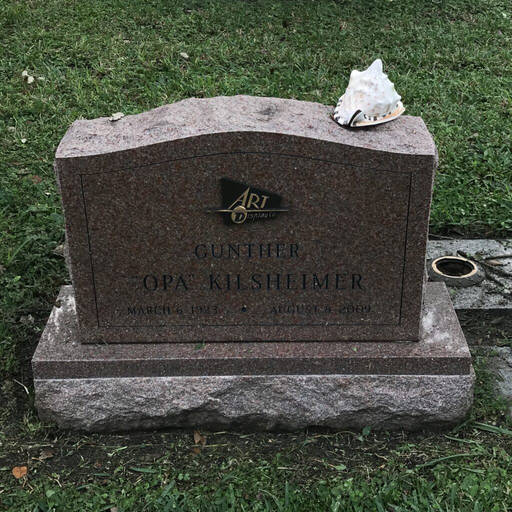 Seashell at gravesite. (photo (c) Tui Snider)